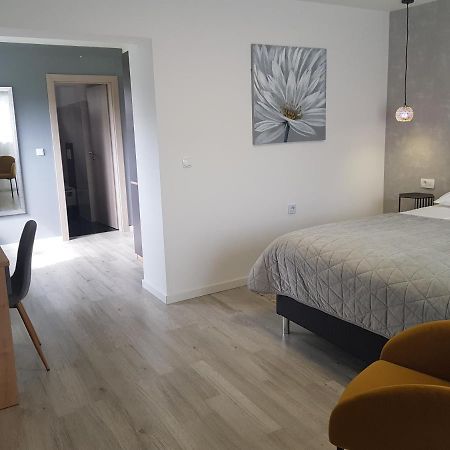 Rooms Vanteo Korenica Exterior photo