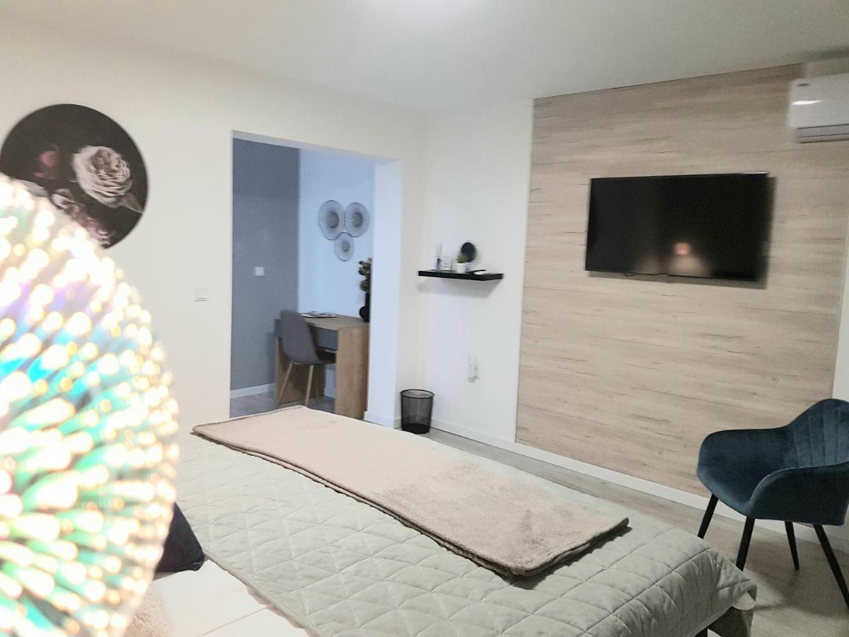 Rooms Vanteo Korenica Exterior photo